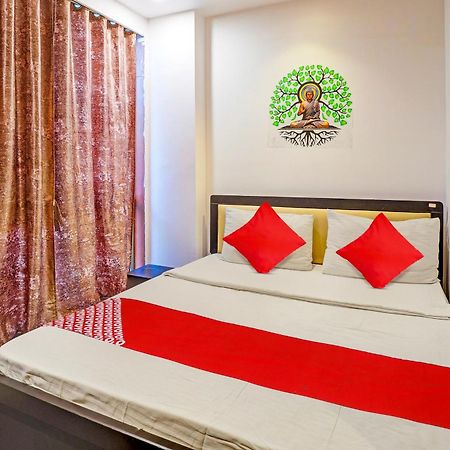 Hotel O Lotus Hotel Σουράτ Εξωτερικό φωτογραφία