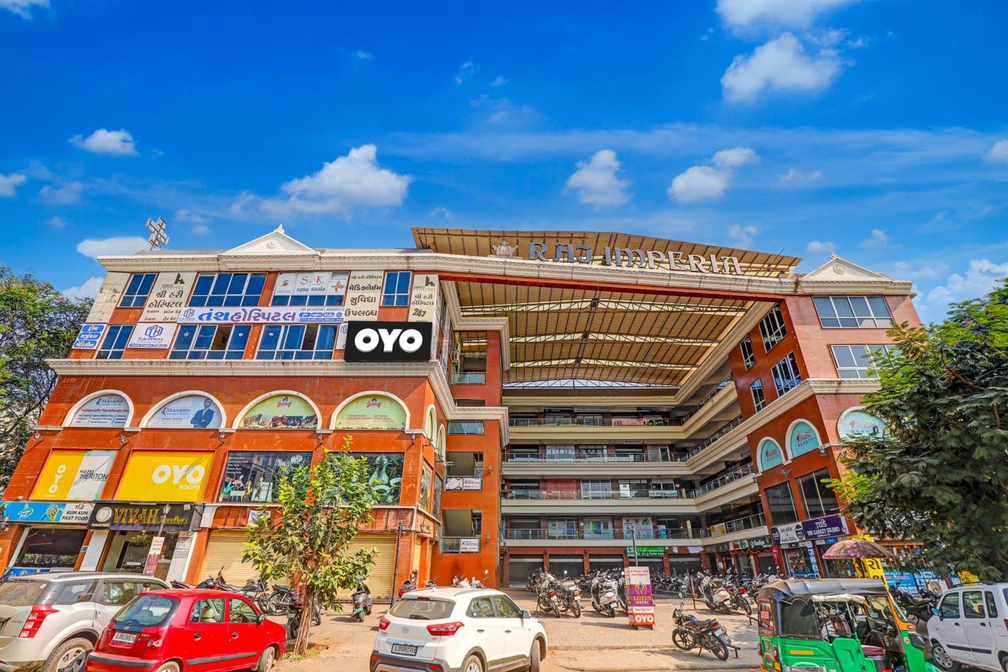 Hotel O Lotus Hotel Σουράτ Εξωτερικό φωτογραφία