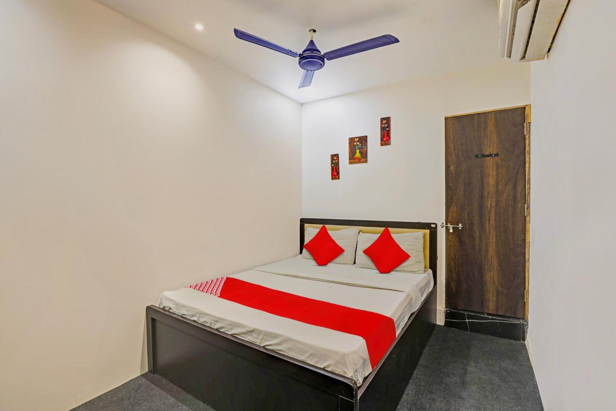 Hotel O Lotus Hotel Σουράτ Εξωτερικό φωτογραφία