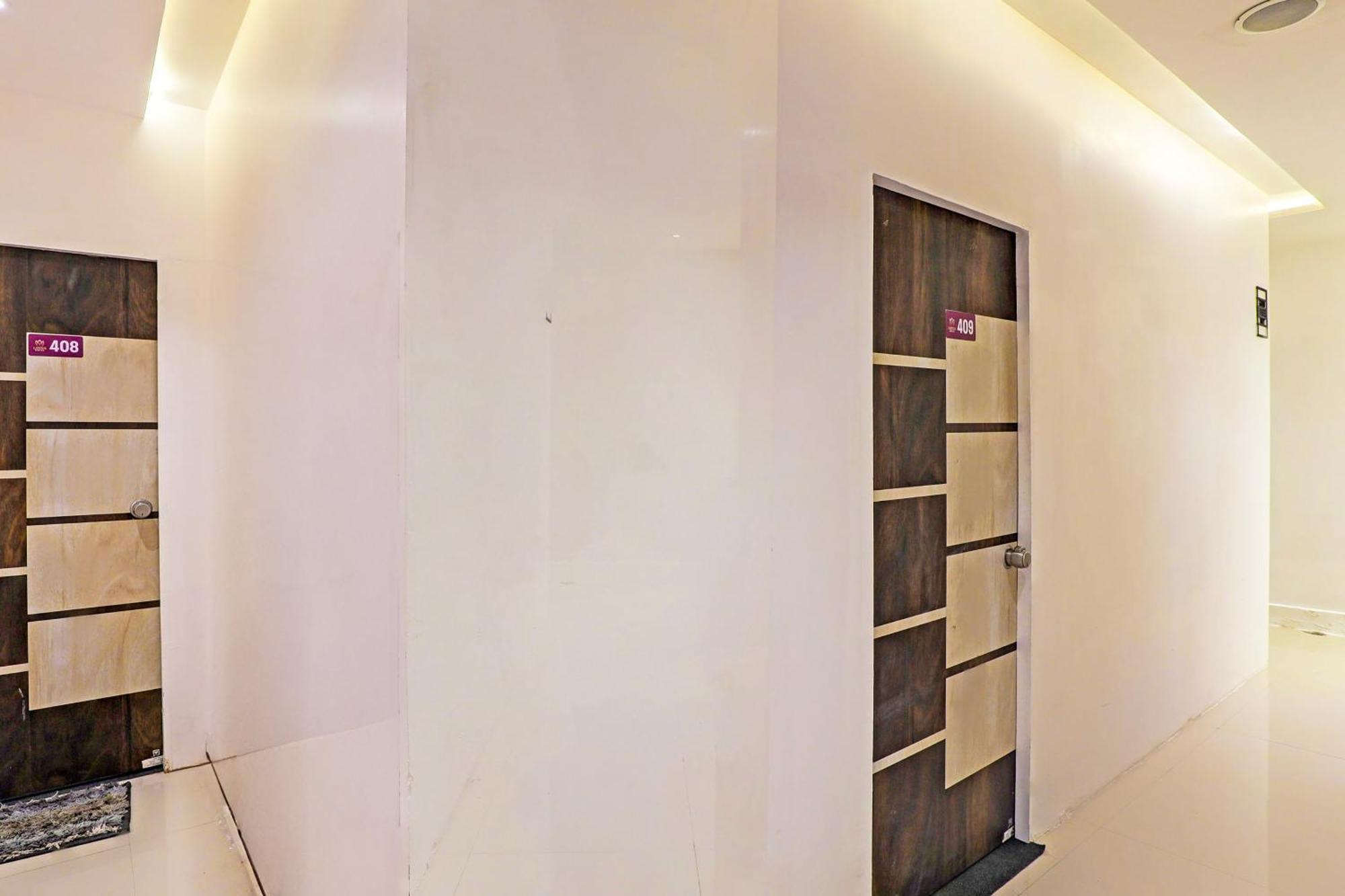 Hotel O Lotus Hotel Σουράτ Εξωτερικό φωτογραφία