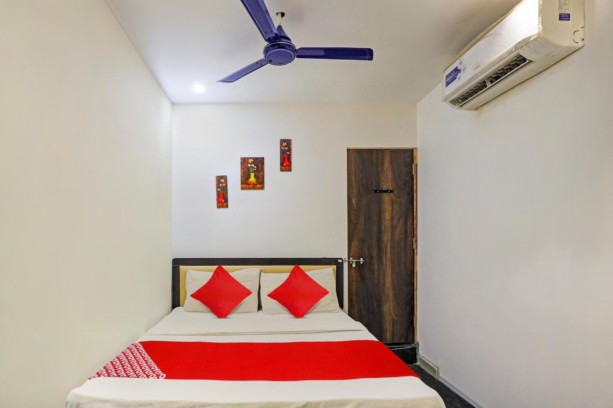 Hotel O Lotus Hotel Σουράτ Εξωτερικό φωτογραφία