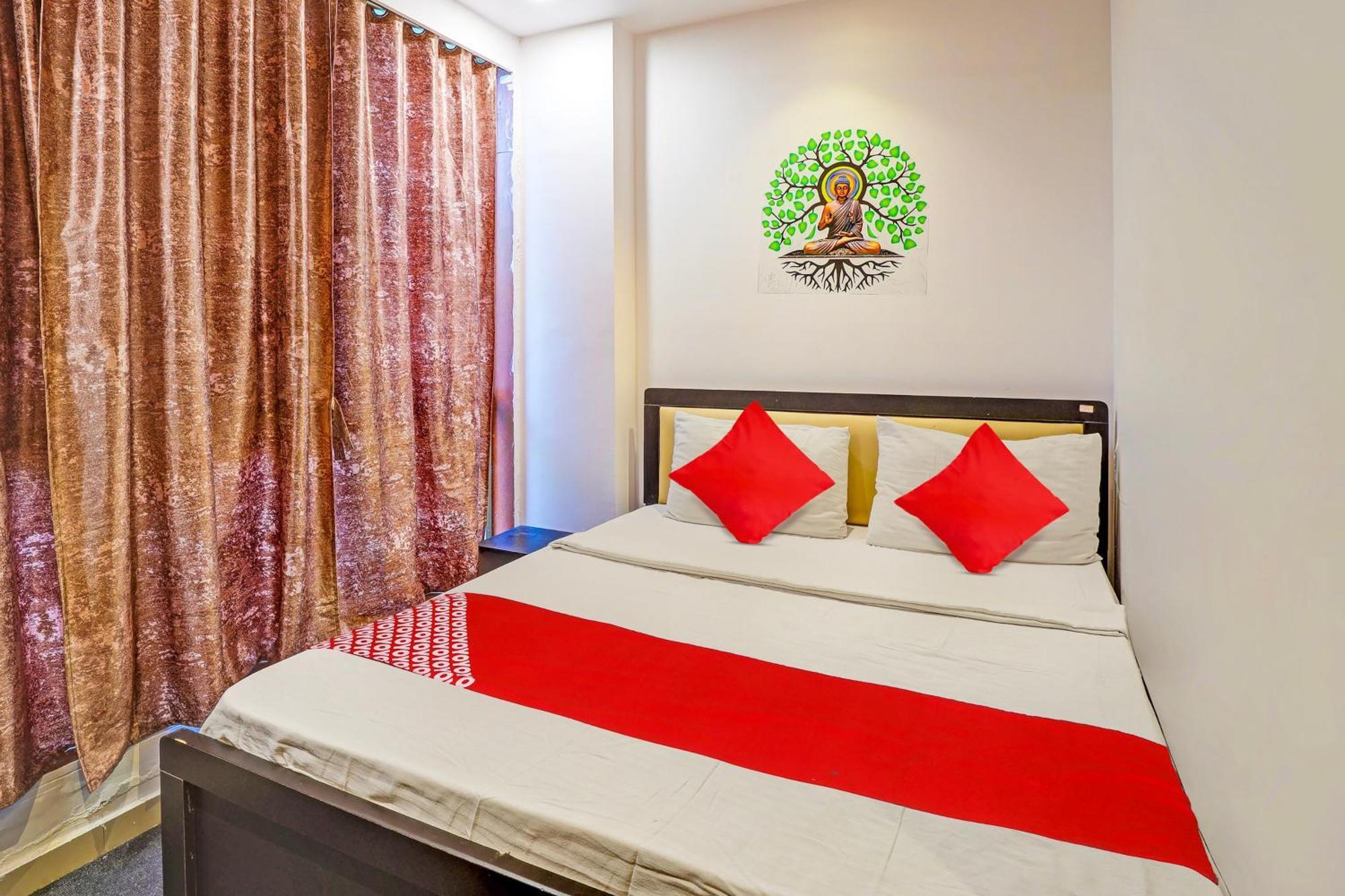 Hotel O Lotus Hotel Σουράτ Εξωτερικό φωτογραφία
